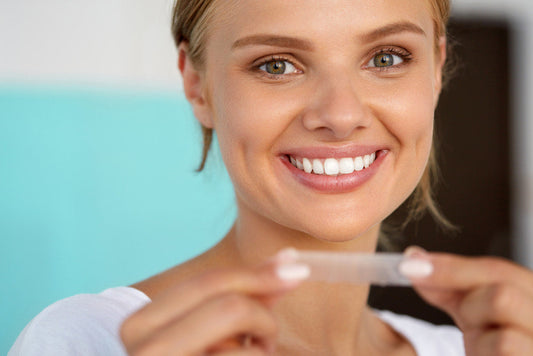 8 Different Teeth Whitening Options - Discover the Best One!